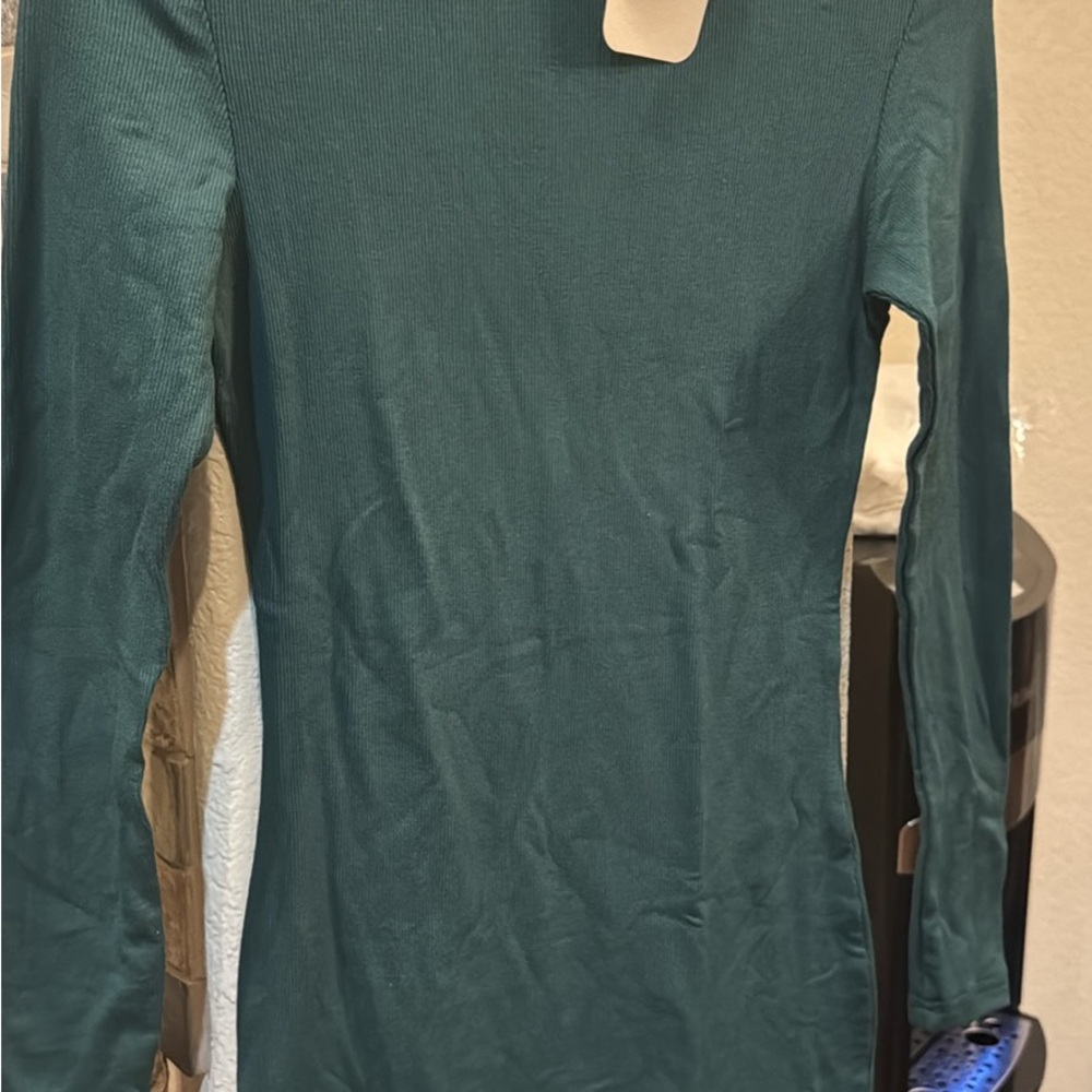 Green Long Sleeve Top